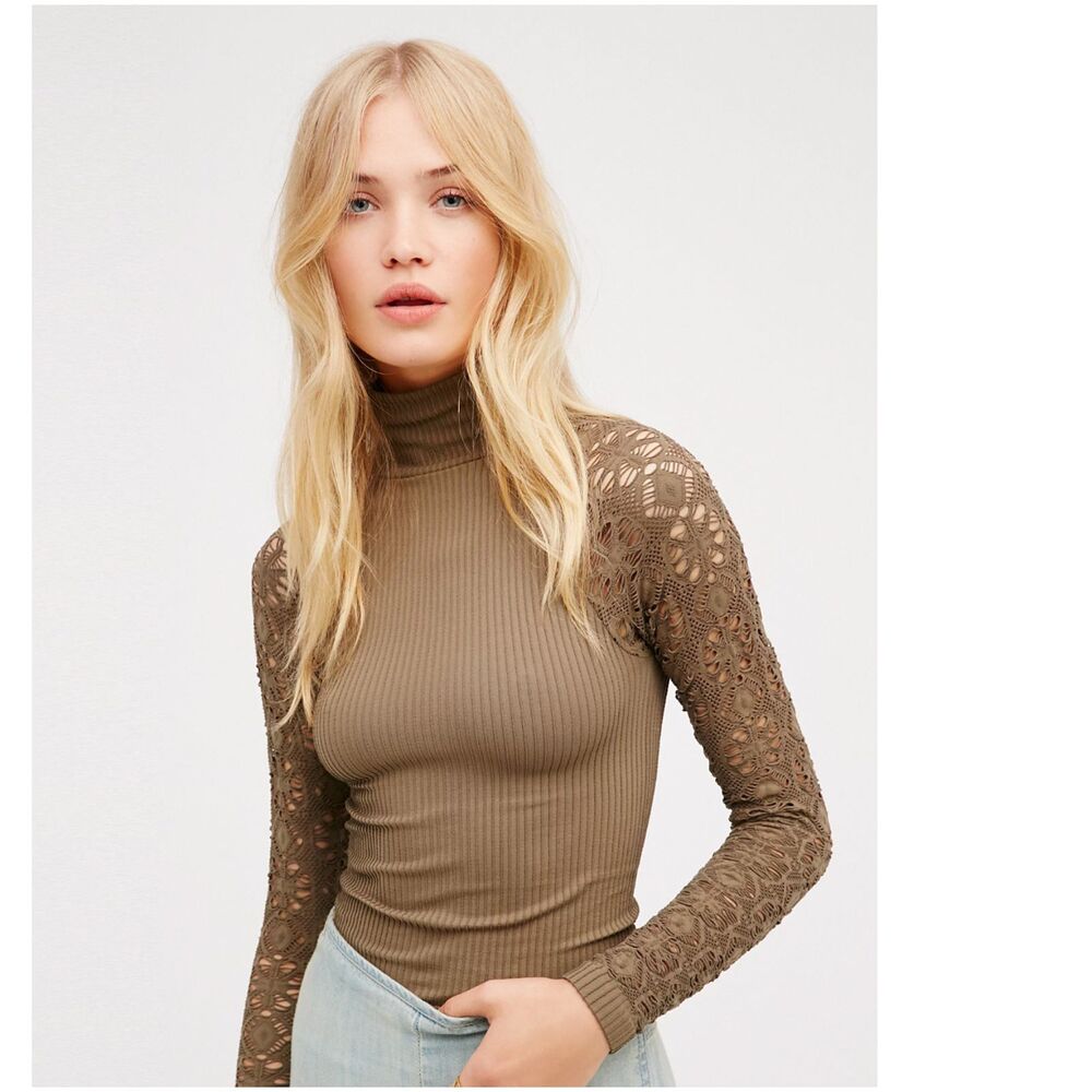 FREE PEOPLE Seamless Tan Ribbed Cropped Crochet Athletic Long Sleeve XS/S